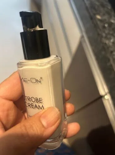 ME-ON Strobe Cream Face Primer | Luminous Glow | Hydrating Primer | Oil Free | Natural Radiance Glow | 30ml photo review