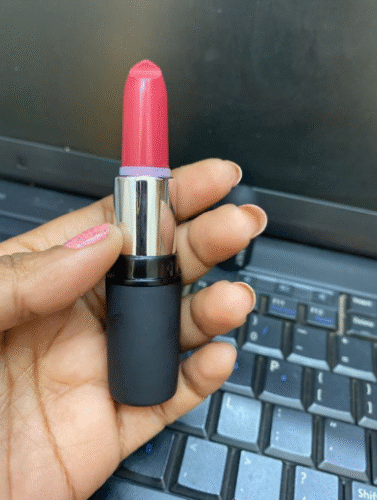 Swiss Beauty Pure Matte Lipstick - 205 Lush Pink | Long Lasting | Smooth Matte Finish | 3.8g photo review