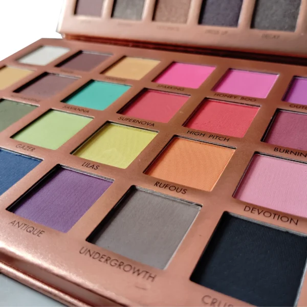 ME-ON PHOTOFACE Artist Eyeshadow Palette Shimmer and Matte