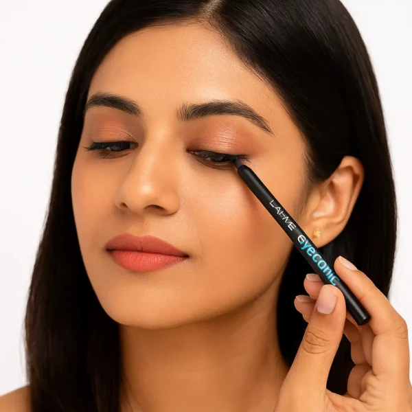 Lakme 9to5 Eyeconic Kajal Deep Black Application