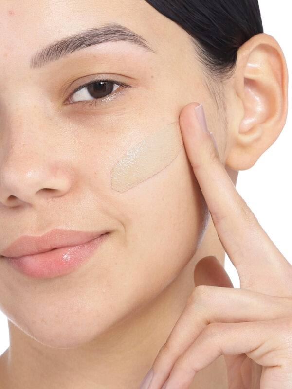 ME-ON Double Wear All-Day Glow BB Cream – 01 Ivory | SPF30 | Long-Lasting - Image 2