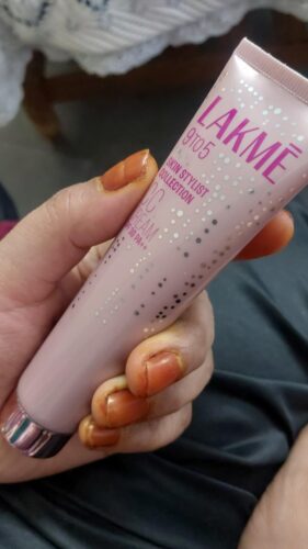Lakme 9 To 5 SKIN STYLIST Collection CC Cream - 01 BEIGE | SPF 30PA++ | 30g photo review